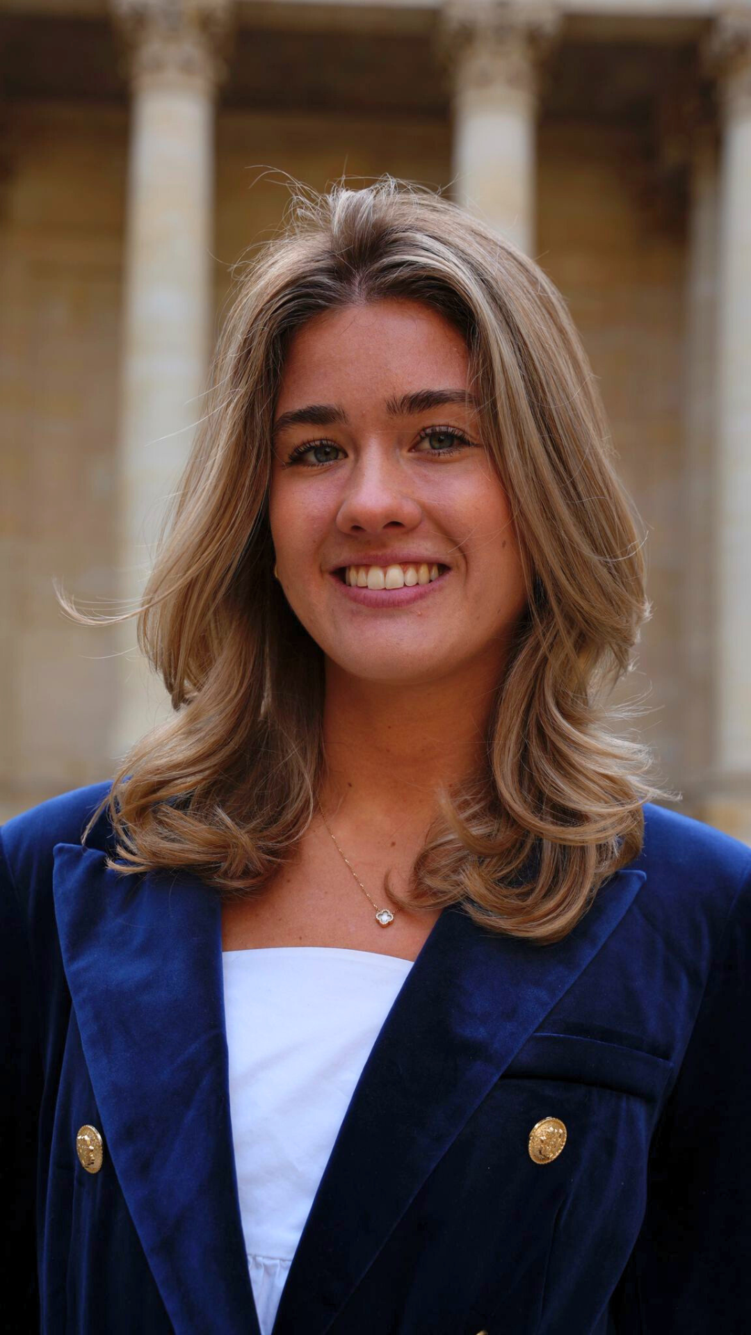 Laura SAJER